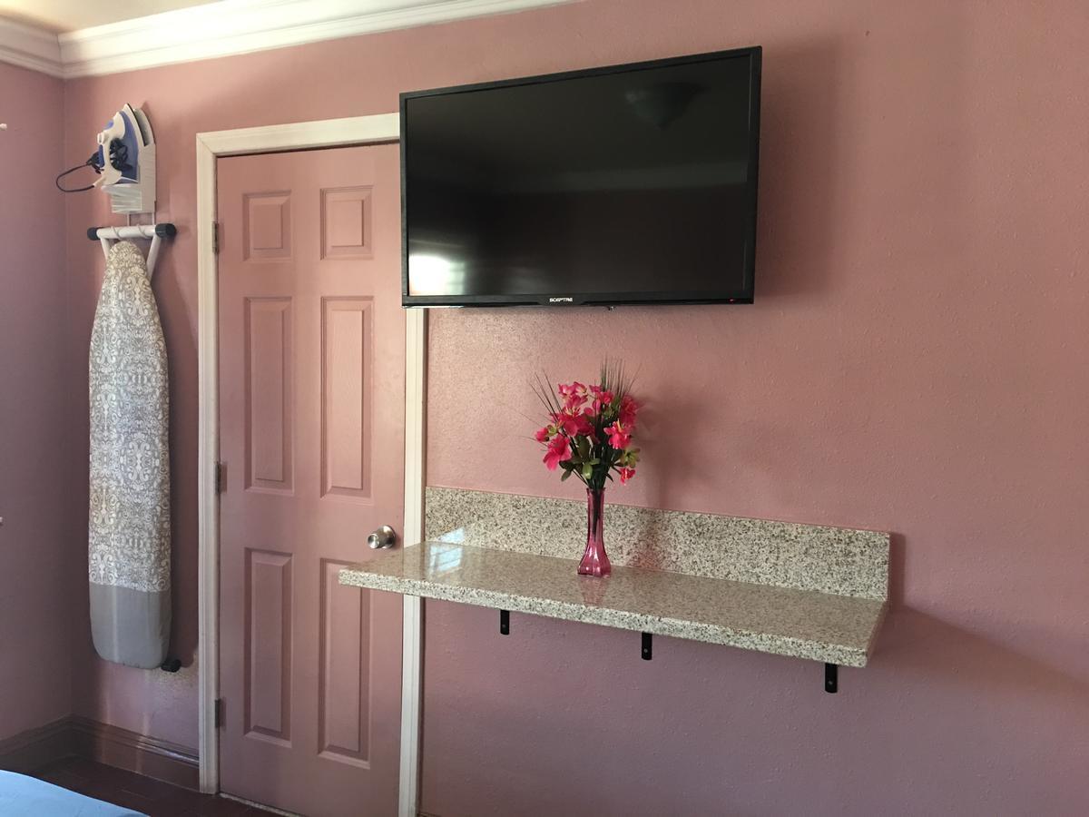 One Ten Motel 2*